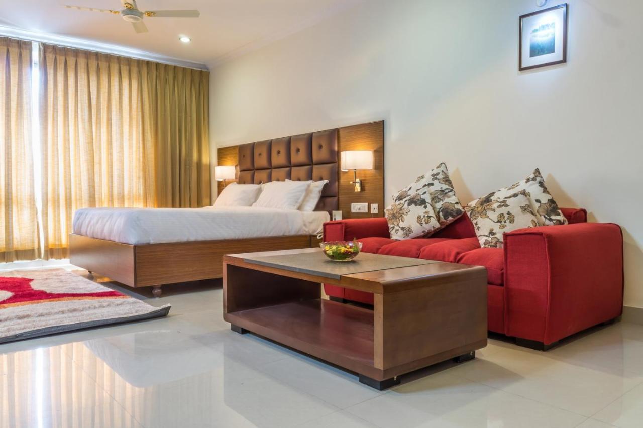 Hotel Saptagiri Hyderabad Eksteriør billede