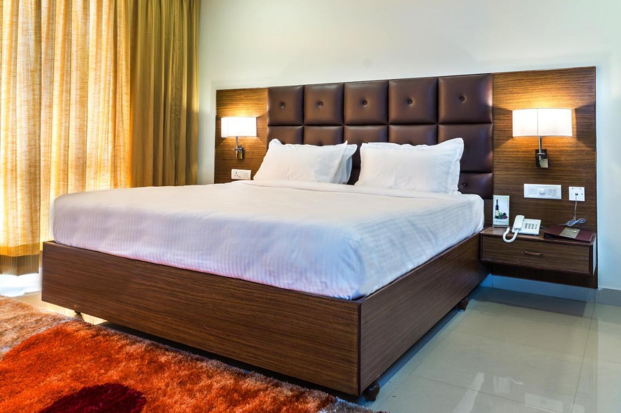 Hotel Saptagiri Hyderabad Eksteriør billede