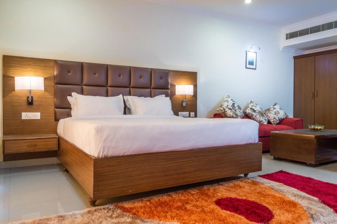 Hotel Saptagiri Hyderabad Eksteriør billede