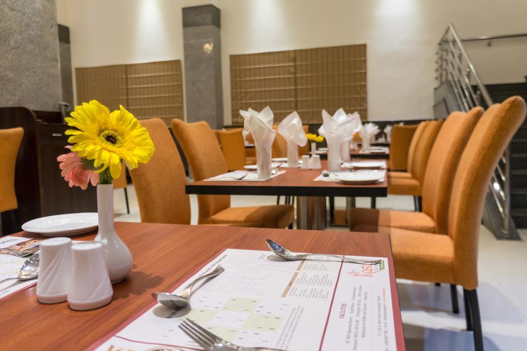 Hotel Saptagiri Hyderabad Eksteriør billede
