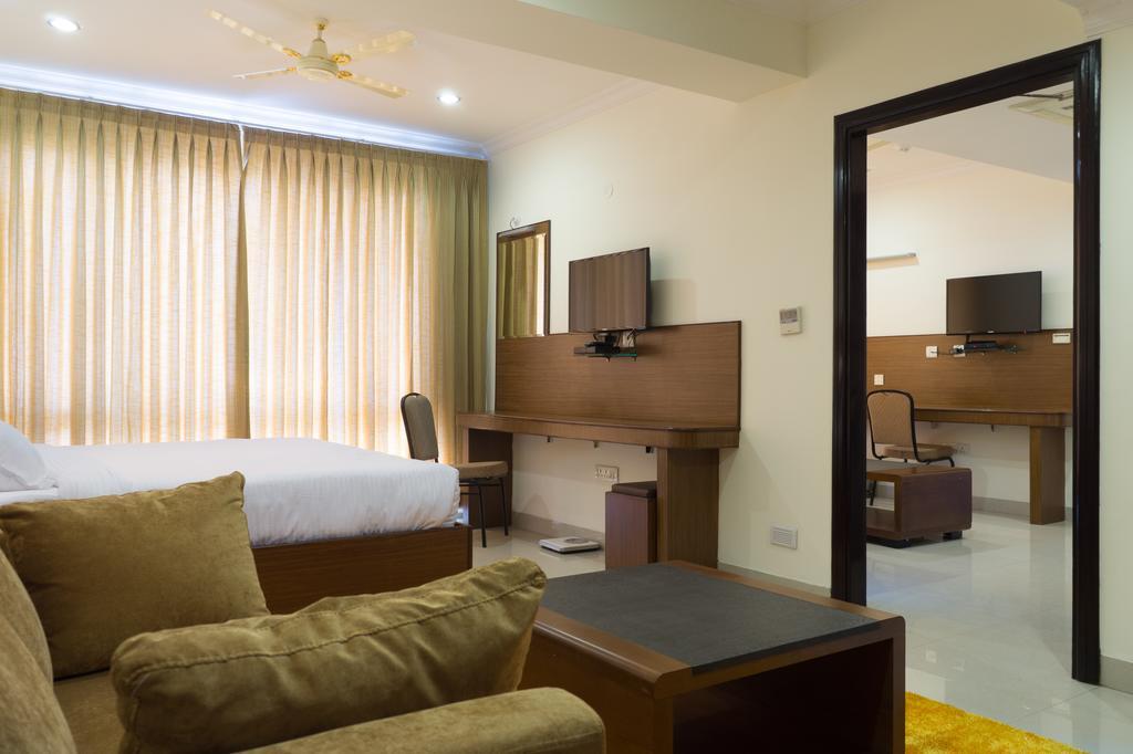 Hotel Saptagiri Hyderabad Eksteriør billede
