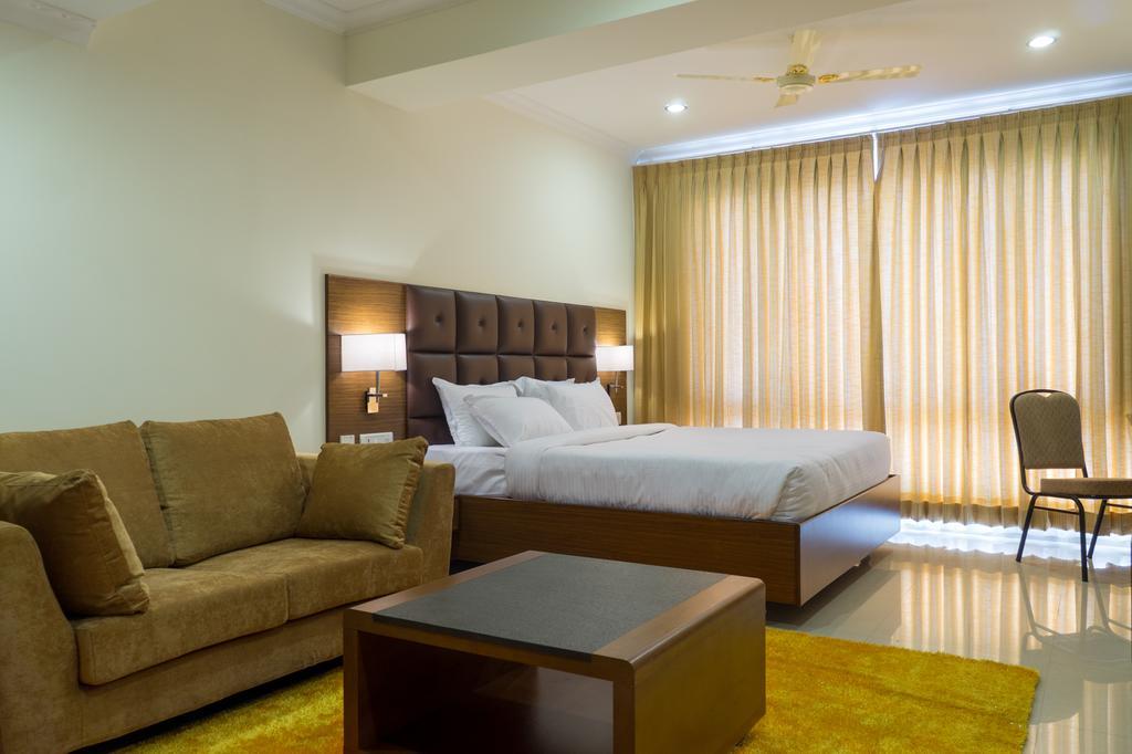 Hotel Saptagiri Hyderabad Eksteriør billede