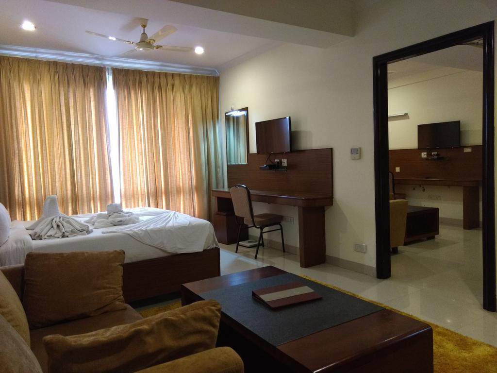 Hotel Saptagiri Hyderabad Eksteriør billede