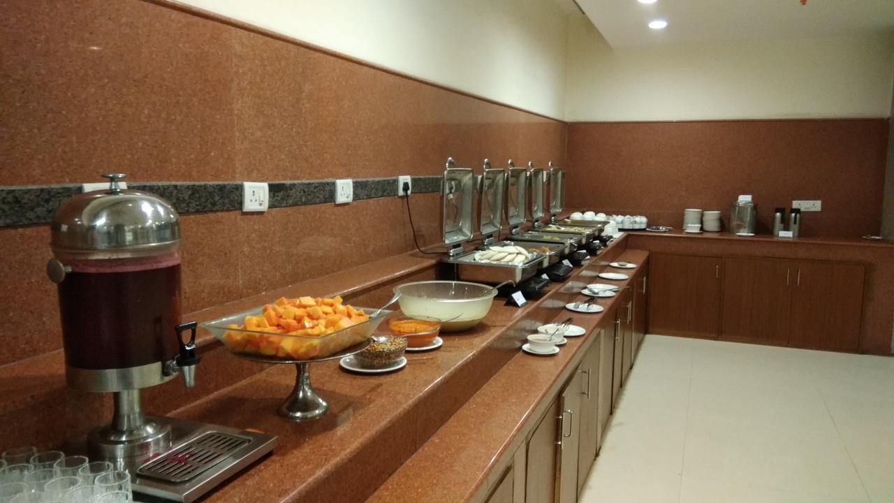 Hotel Saptagiri Hyderabad Eksteriør billede